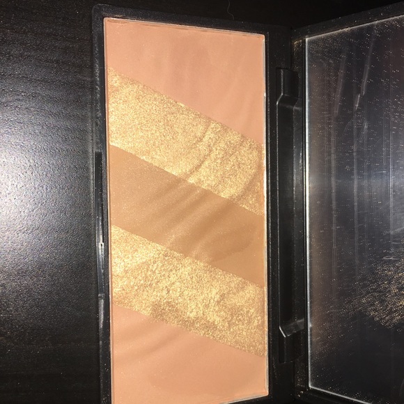Bronze essentials bronzer - Picture 2 of 2